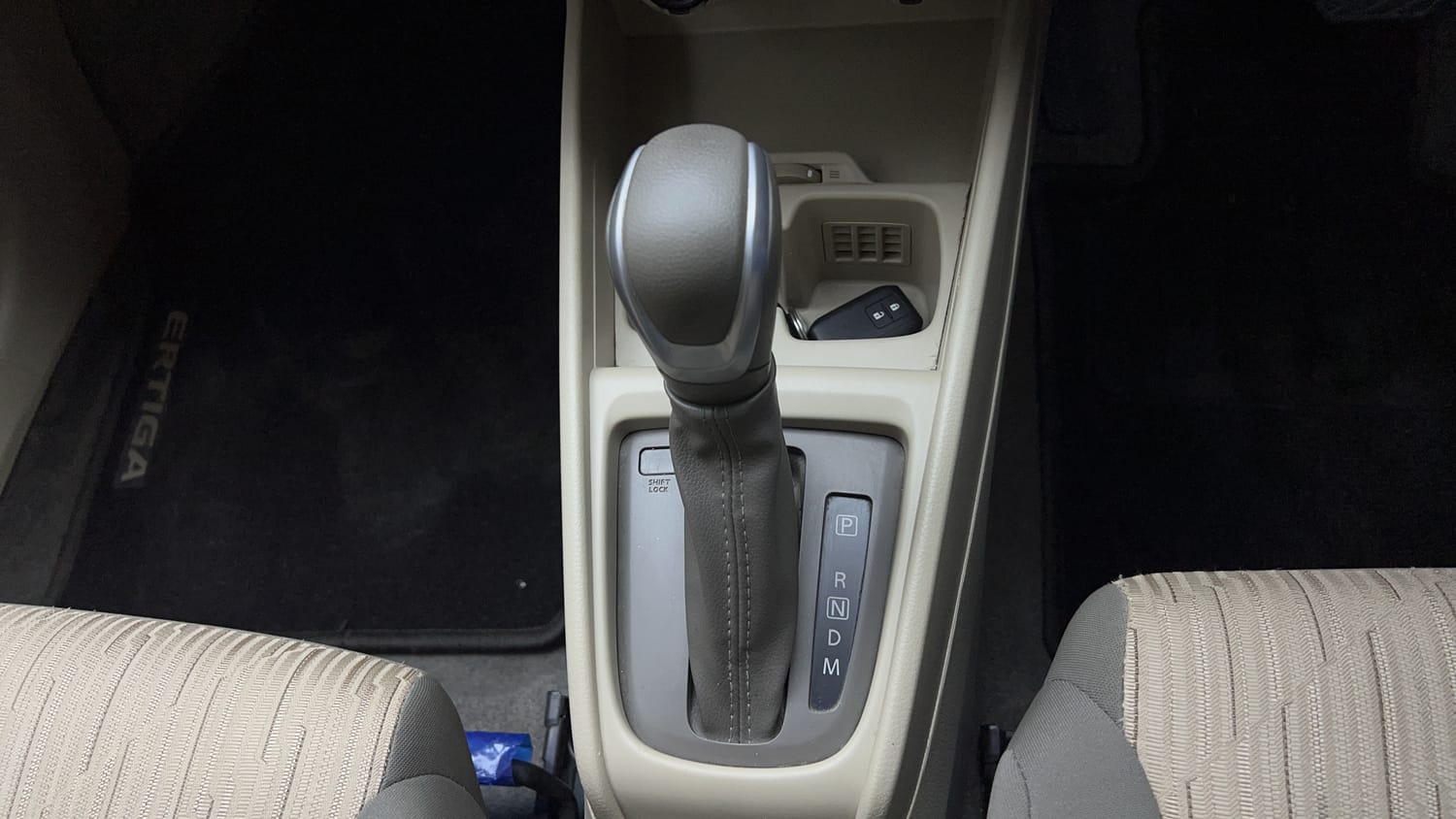 Used 2023 Maruti Suzuki Ertiga ZXi Plus AT Petrol Automatic interior GEAR  KNOB VIEW