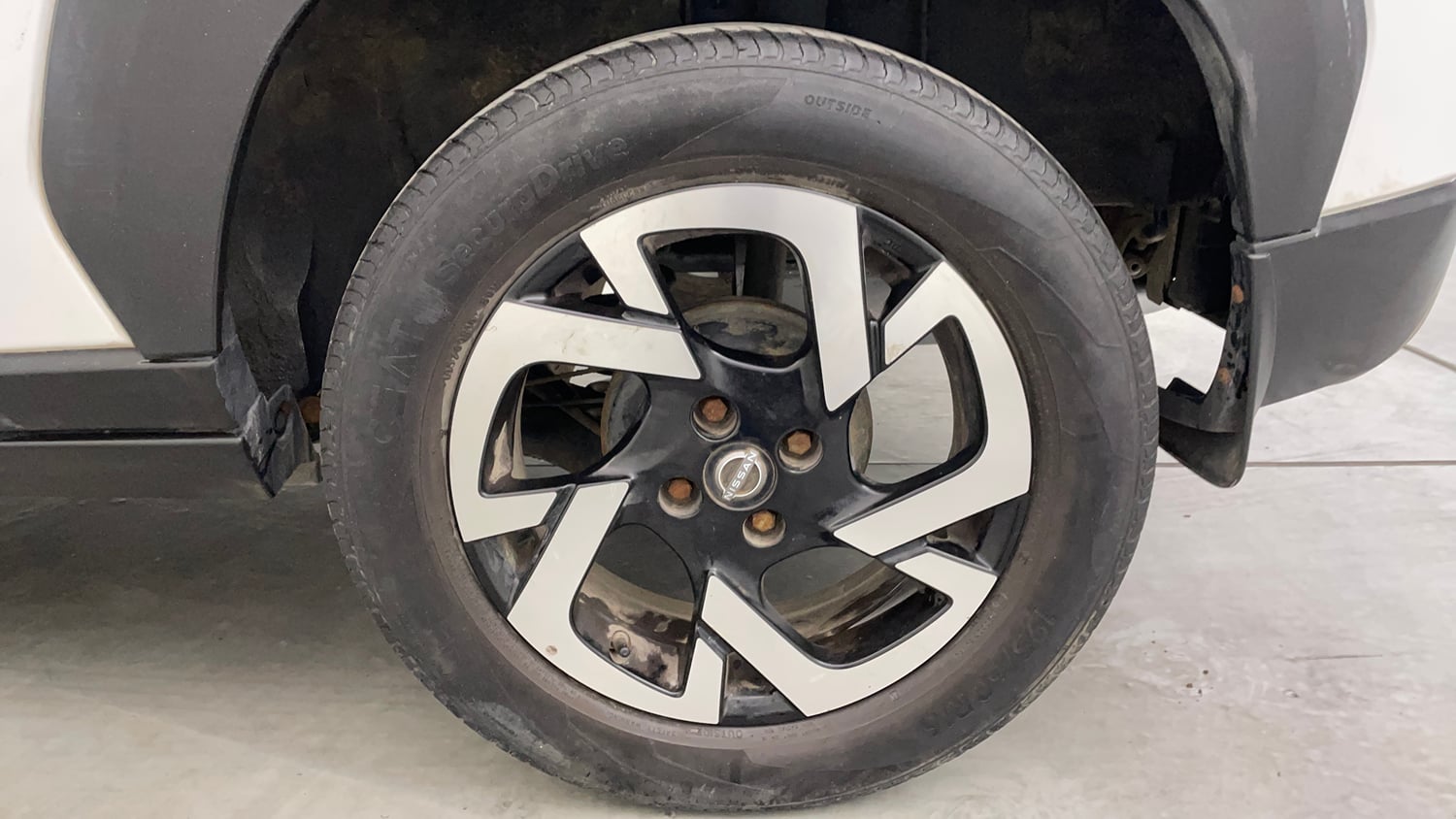 Used 2023 Nissan Magnite XV Premium Turbo CVT Petrol Automatic tyres LEFT REAR TYRE RIM VIEW