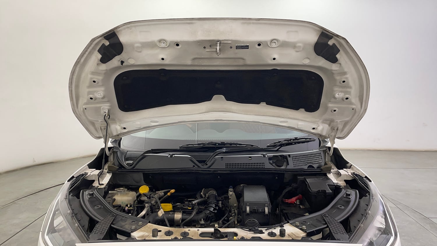 Used 2023 Nissan Magnite XV Premium Turbo CVT Petrol Automatic engine ENGINE & BONNET OPEN FRONT VIEW