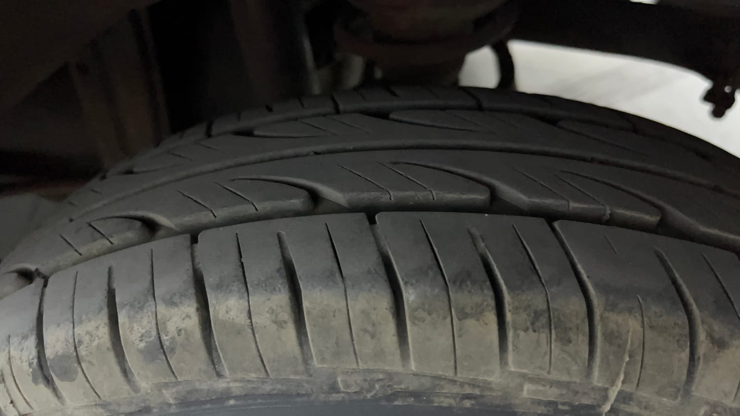 Used 2016 Maruti Suzuki Alto 800 LXi Petrol Manual tyres LEFT REAR TYRE TREAD VIEW