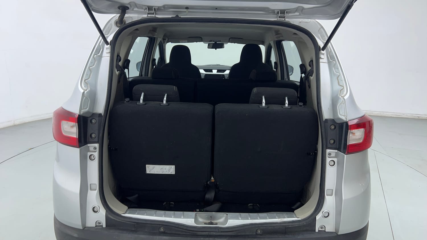 Used 2022 Renault Triber RXZ EASY-R AMT Petrol Automatic interior DICKY INSIDE VIEW