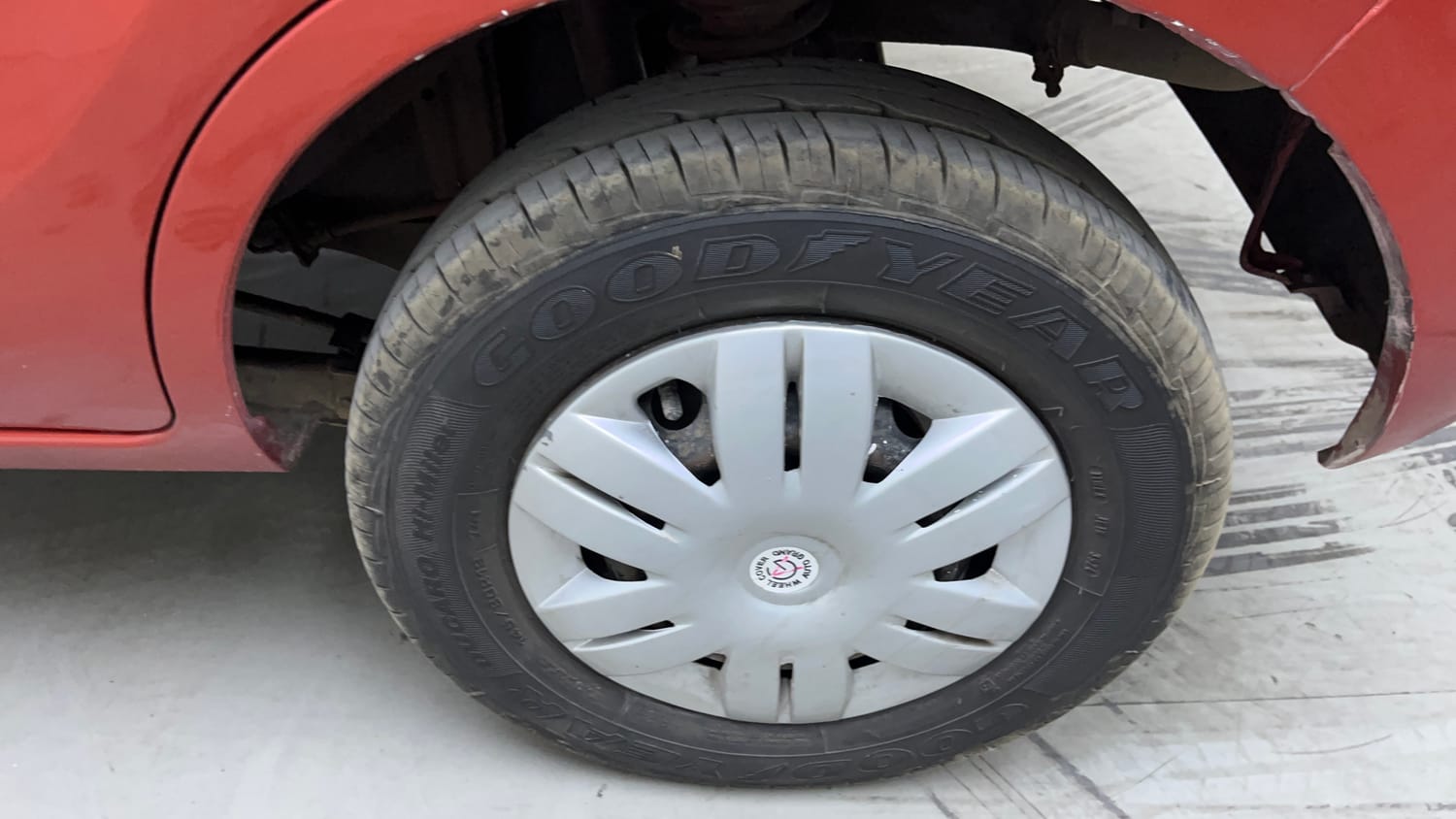 Used 2016 Maruti Suzuki Alto 800 LXi Petrol Manual tyres LEFT REAR TYRE RIM VIEW