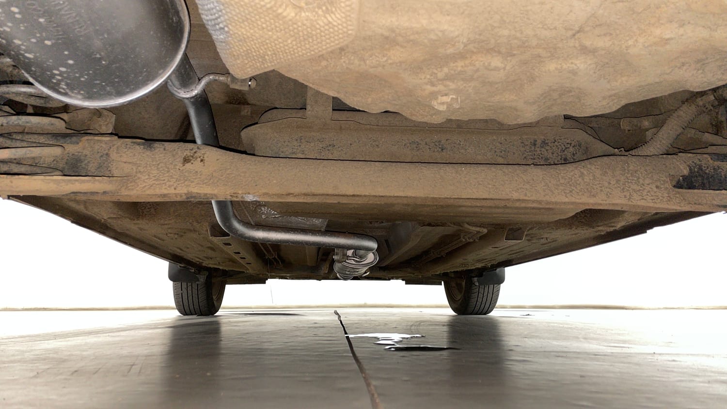 Used 2023 Nissan Magnite XV Premium Turbo CVT Petrol Automatic extra REAR UNDERBODY VIEW (TAKEN FROM REAR)