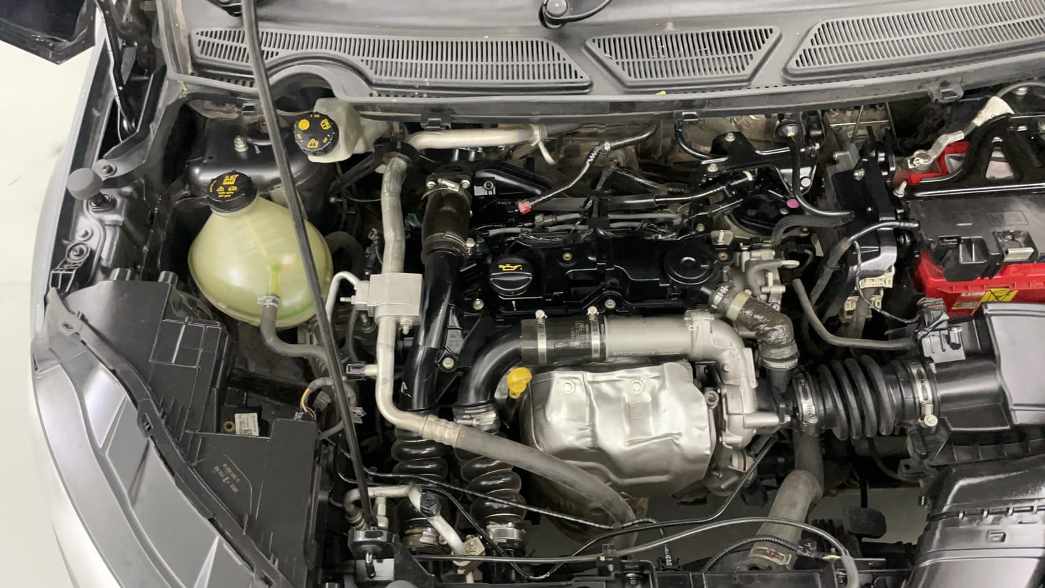 Used 2019 Ford EcoSport Titanium 1.5L TDCi Diesel Manual engine ENGINE RIGHT SIDE VIEW