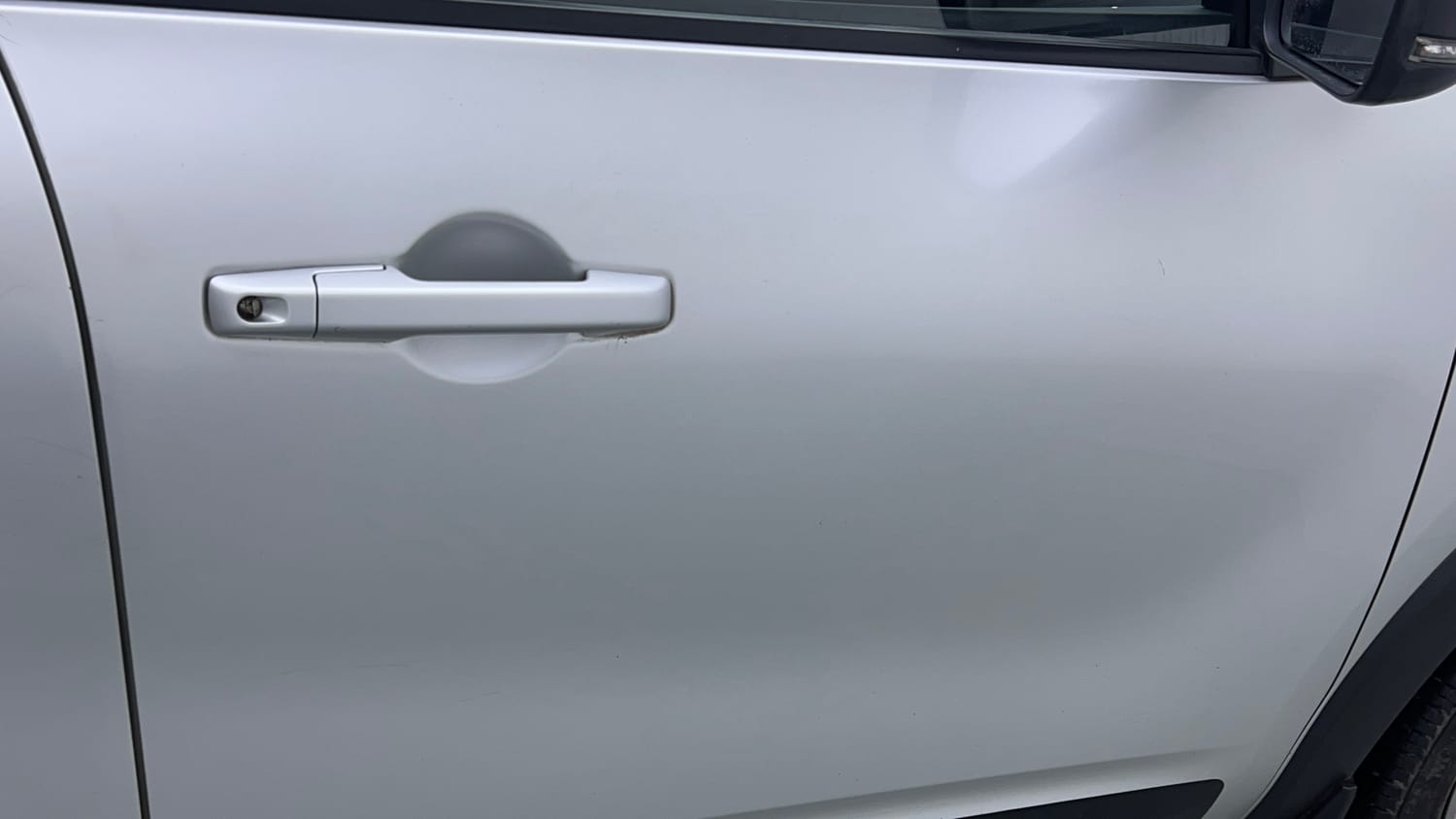 Used 2022 Renault Triber RXZ EASY-R AMT Petrol Automatic dents MINOR SCRATCH