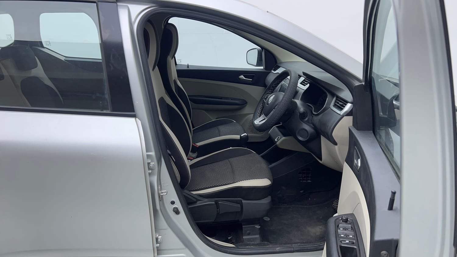 Used 2022 Renault Triber RXZ EASY-R AMT Petrol Automatic interior RIGHT SIDE FRONT DOOR CABIN VIEW