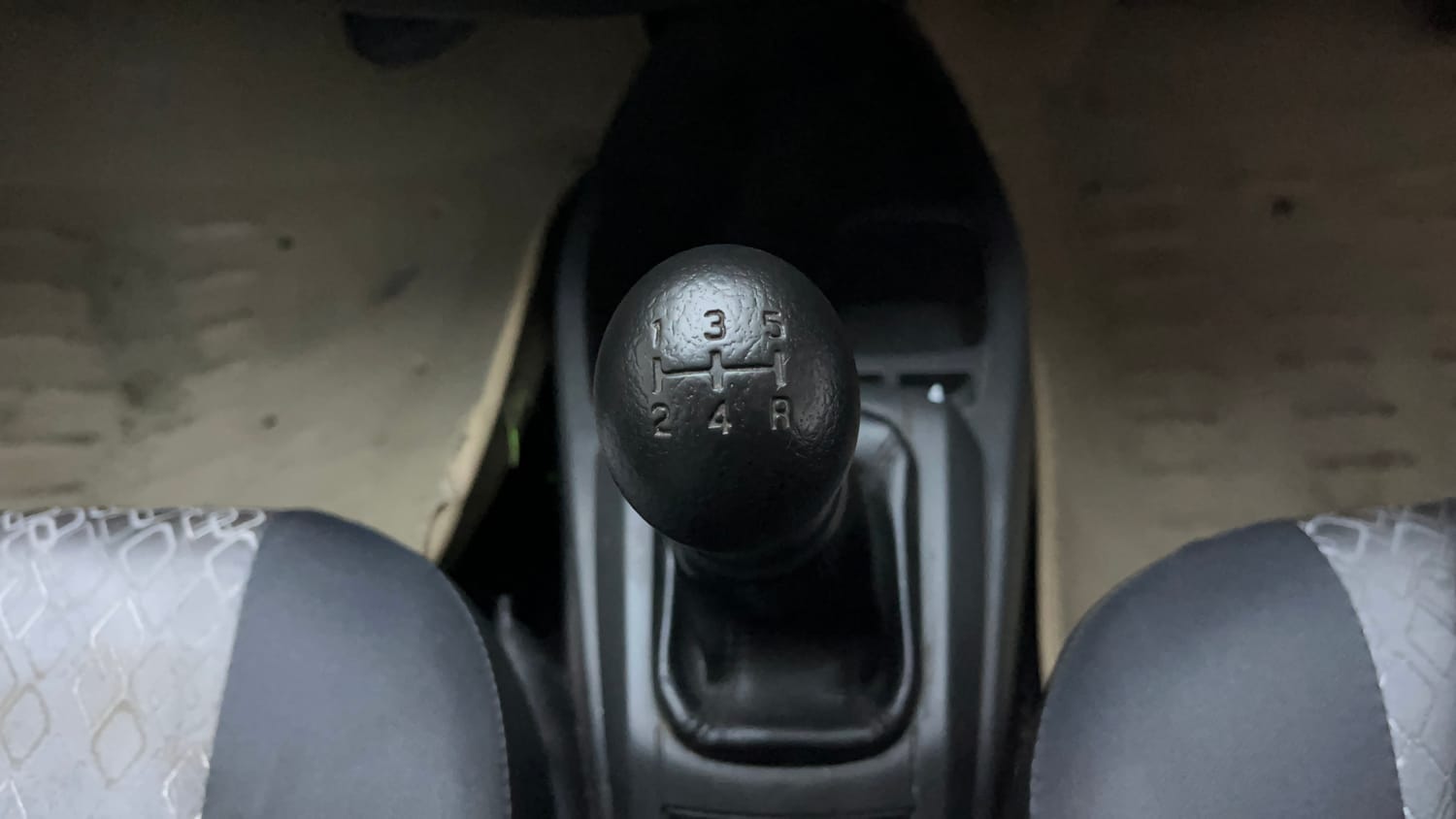Used 2016 Maruti Suzuki Alto 800 LXi Petrol Manual interior GEAR  KNOB VIEW
