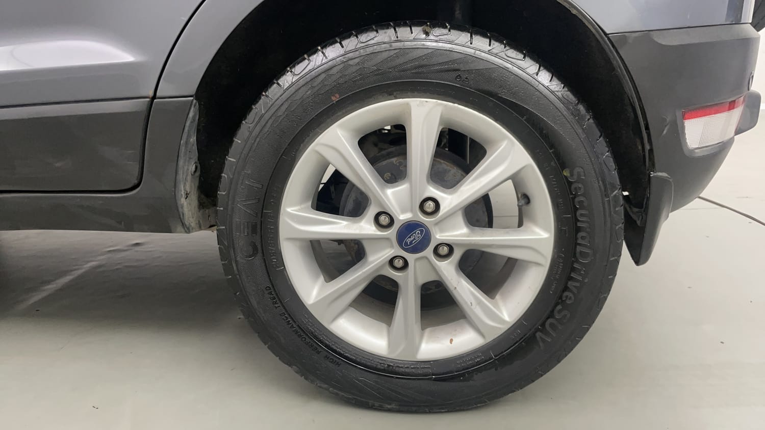 Used 2019 Ford EcoSport Titanium 1.5L TDCi Diesel Manual tyres LEFT REAR TYRE RIM VIEW