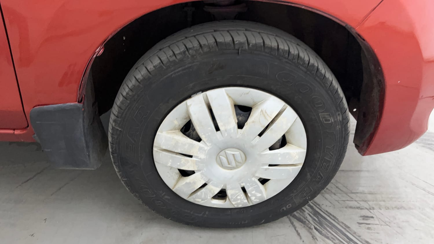 Used 2016 Maruti Suzuki Alto 800 LXi Petrol Manual tyres RIGHT FRONT TYRE RIM VIEW