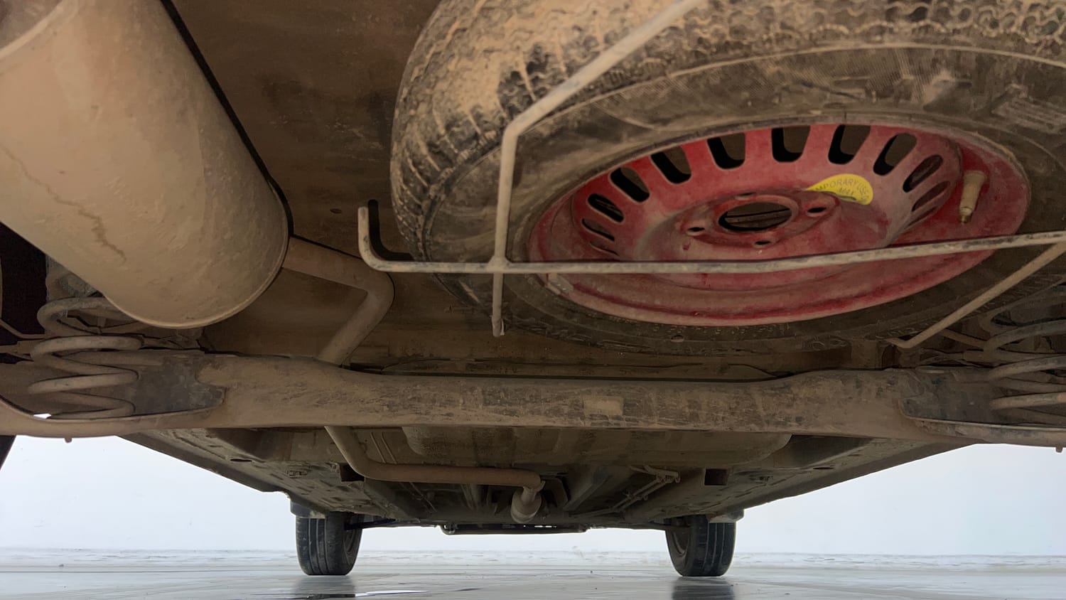 Used 2022 Renault Triber RXZ EASY-R AMT Petrol Automatic extra REAR UNDERBODY VIEW (TAKEN FROM REAR)