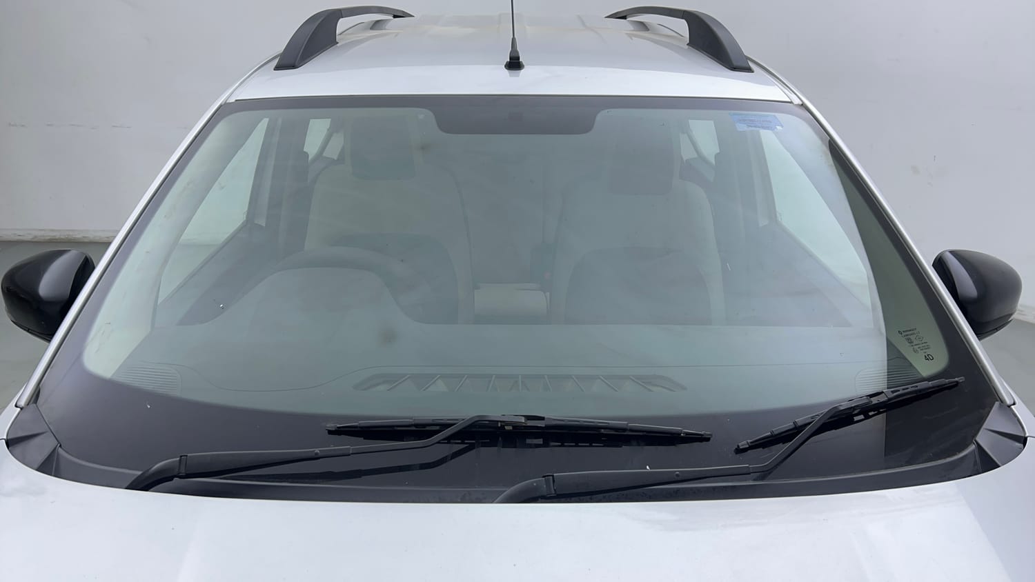 Used 2022 Renault Triber RXZ EASY-R AMT Petrol Automatic exterior FRONT WINDSHIELD VIEW