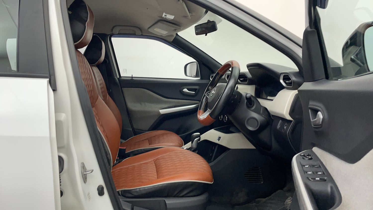 Used 2023 Nissan Magnite XV Premium Turbo CVT Petrol Automatic interior RIGHT SIDE FRONT DOOR CABIN VIEW