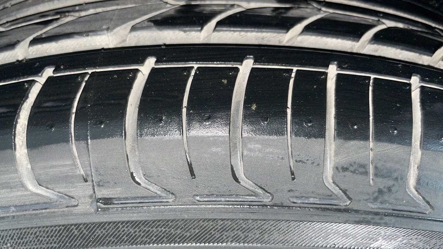 Used 2019 Ford EcoSport Titanium 1.5L TDCi Diesel Manual tyres LEFT FRONT TYRE TREAD VIEW