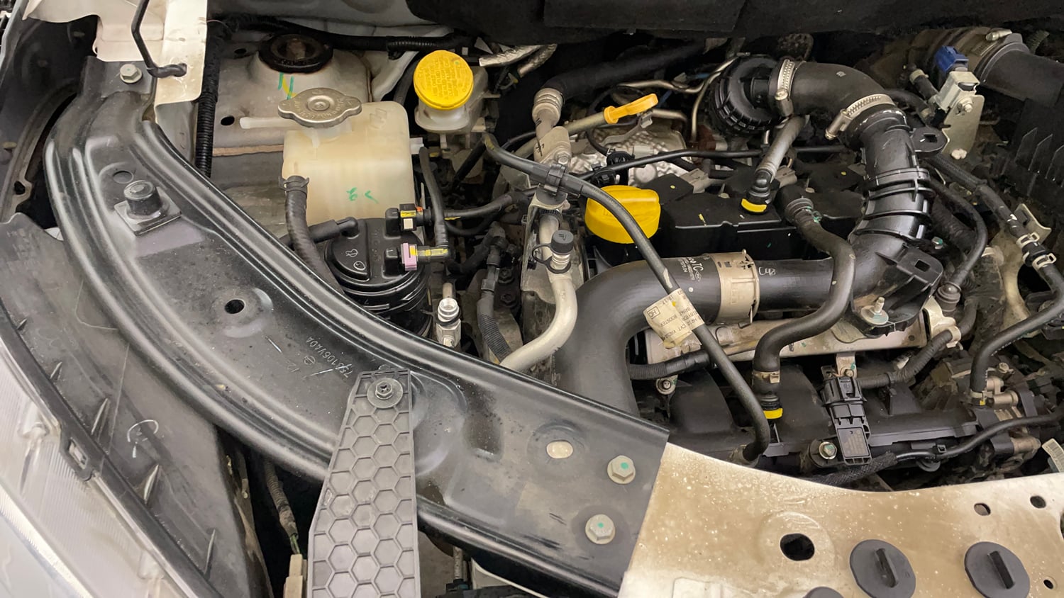 Used 2023 Nissan Magnite XV Premium Turbo CVT Petrol Automatic engine ENGINE RIGHT SIDE VIEW