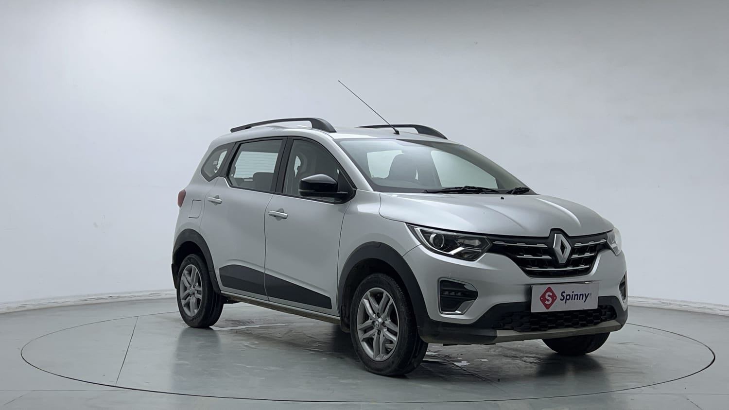 Used 2022 Renault Triber RXZ EASY-R AMT Petrol Automatic exterior RIGHT FRONT CORNER VIEW