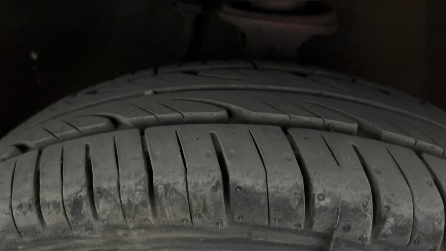 Used 2016 Maruti Suzuki Alto 800 LXi Petrol Manual tyres RIGHT FRONT TYRE TREAD VIEW