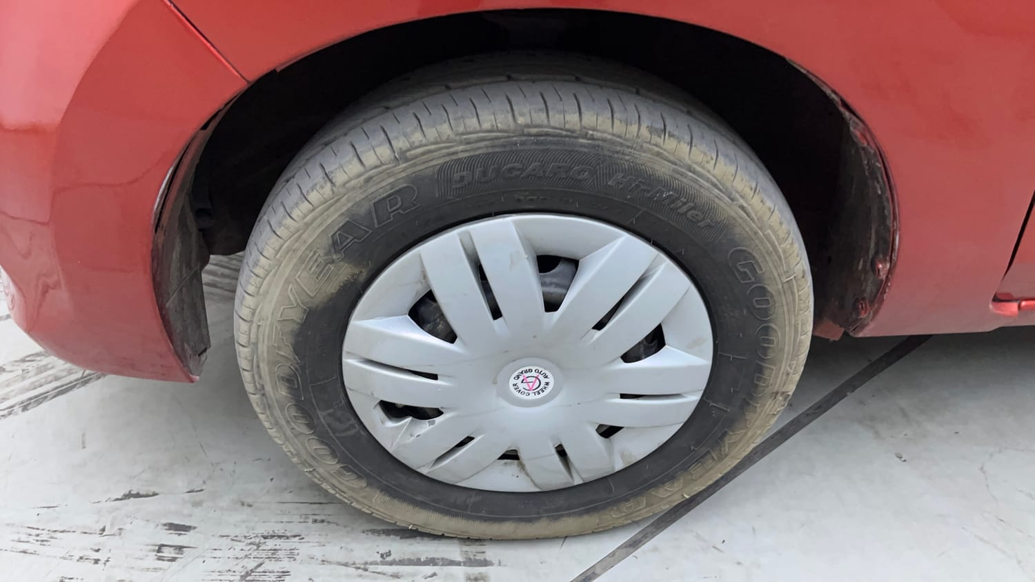 Used 2016 Maruti Suzuki Alto 800 LXi Petrol Manual tyres LEFT FRONT TYRE RIM VIEW
