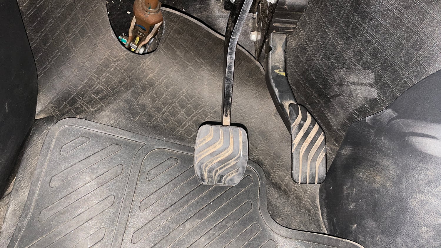 Used 2023 Nissan Magnite XV Premium Turbo CVT Petrol Automatic interior PEDALS VIEW