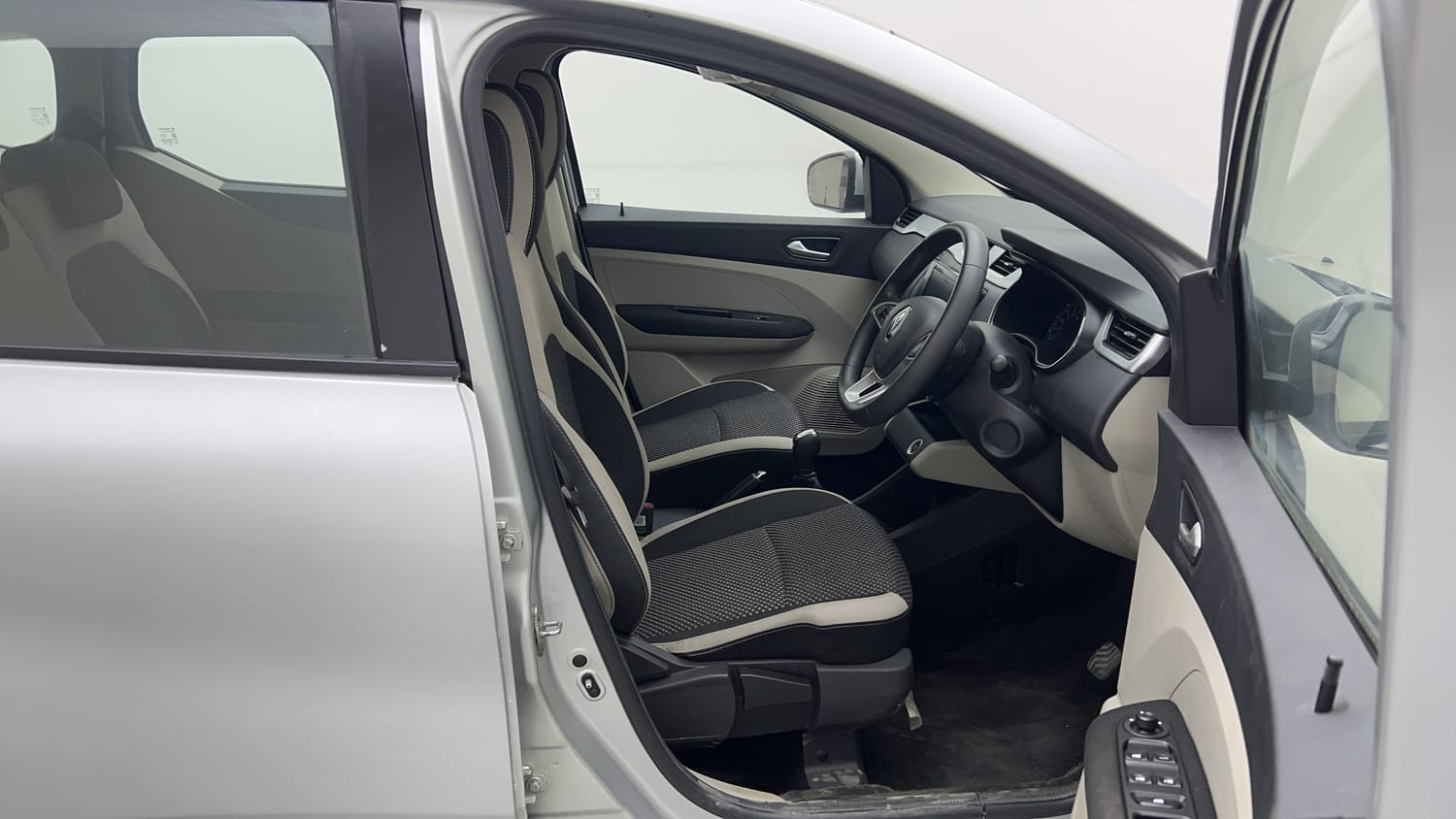 2021 Renault Triber RXZ EASY-R AMT-17