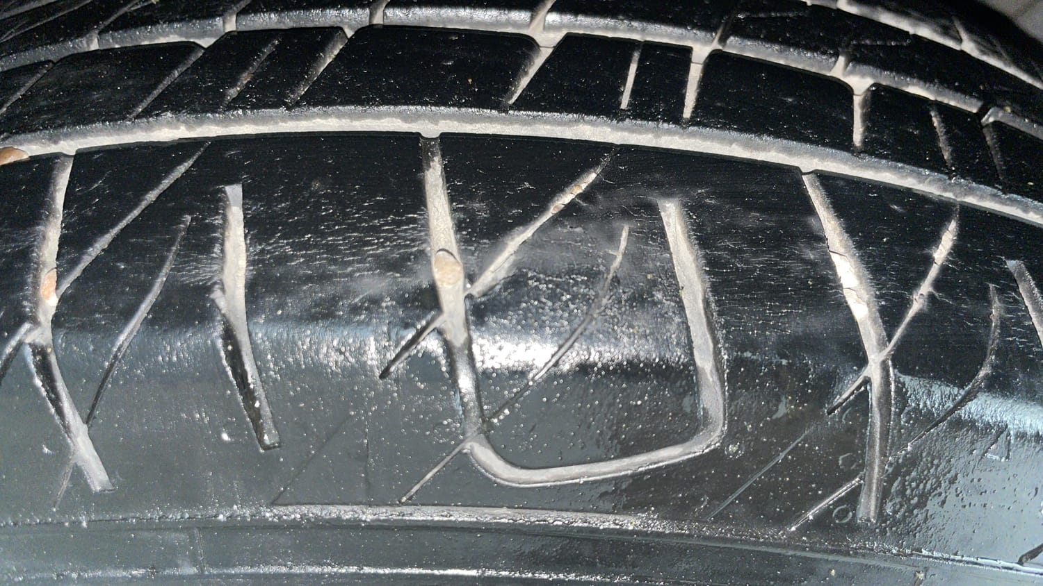 Used 2019 Ford EcoSport Titanium 1.5L TDCi Diesel Manual tyres LEFT REAR TYRE TREAD VIEW