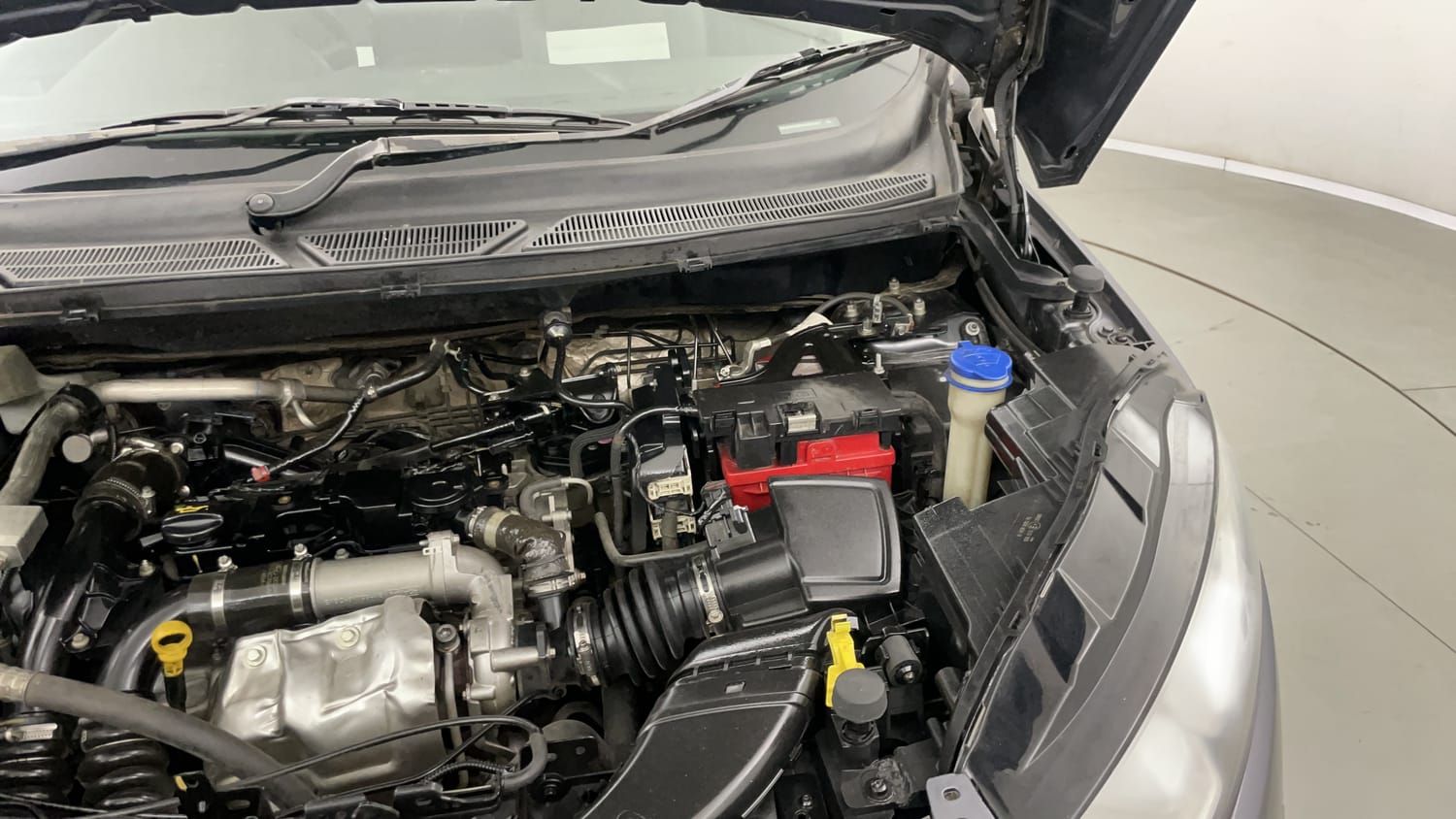 Used 2019 Ford EcoSport Titanium 1.5L TDCi Diesel Manual engine ENGINE LEFT SIDE HINGE & APRON VIEW