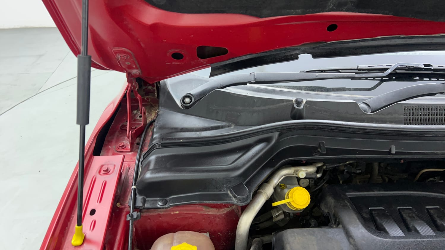 2022 Mahindra XUV 300 W8 (O) 1.5 Diesel-31