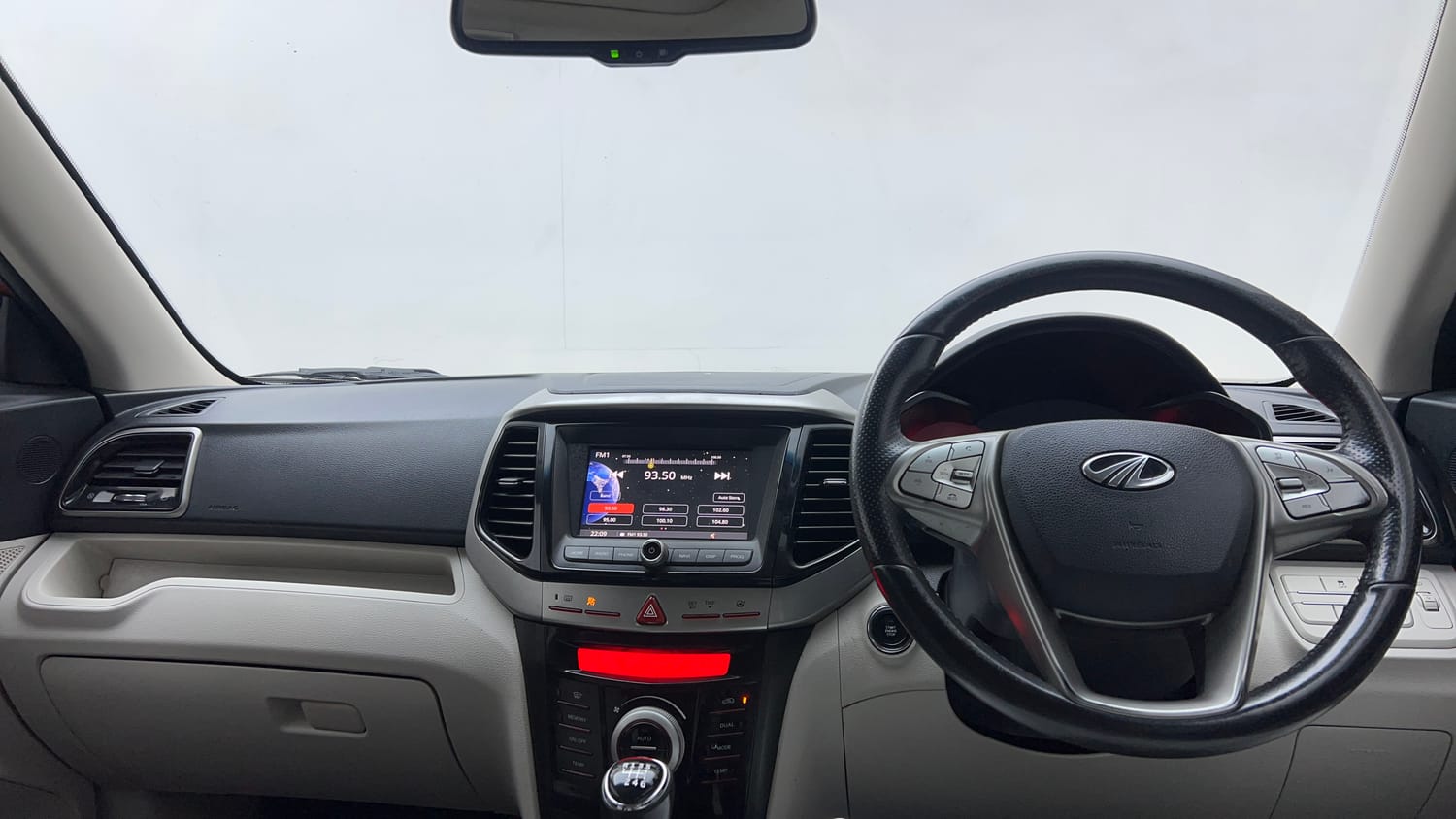 2022 Mahindra XUV 300 W8 (O) 1.5 Diesel-12