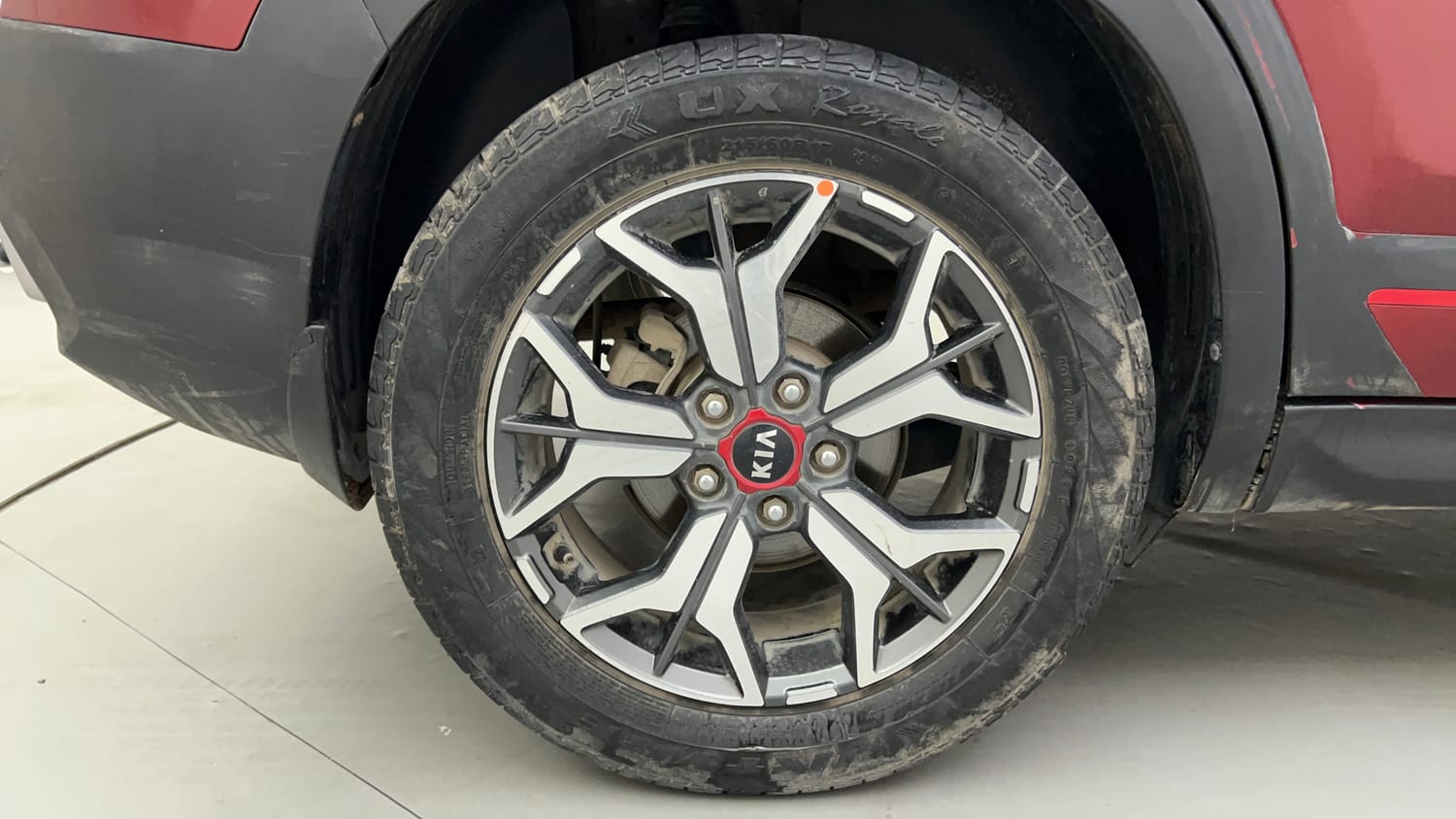 Used 2019 kia Seltos GTX Plus DCT 1.4 Petrol Automatic tyres RIGHT REAR TYRE RIM VIEW