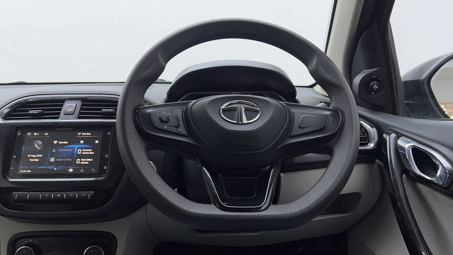 Used 2022 Tata Tigor XZ Plus CNG Cng Manual interior STEERING VIEW