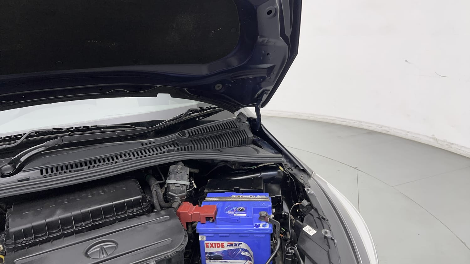 Used 2022 Tata Tigor XZ Plus CNG Cng Manual engine ENGINE LEFT SIDE HINGE & APRON VIEW