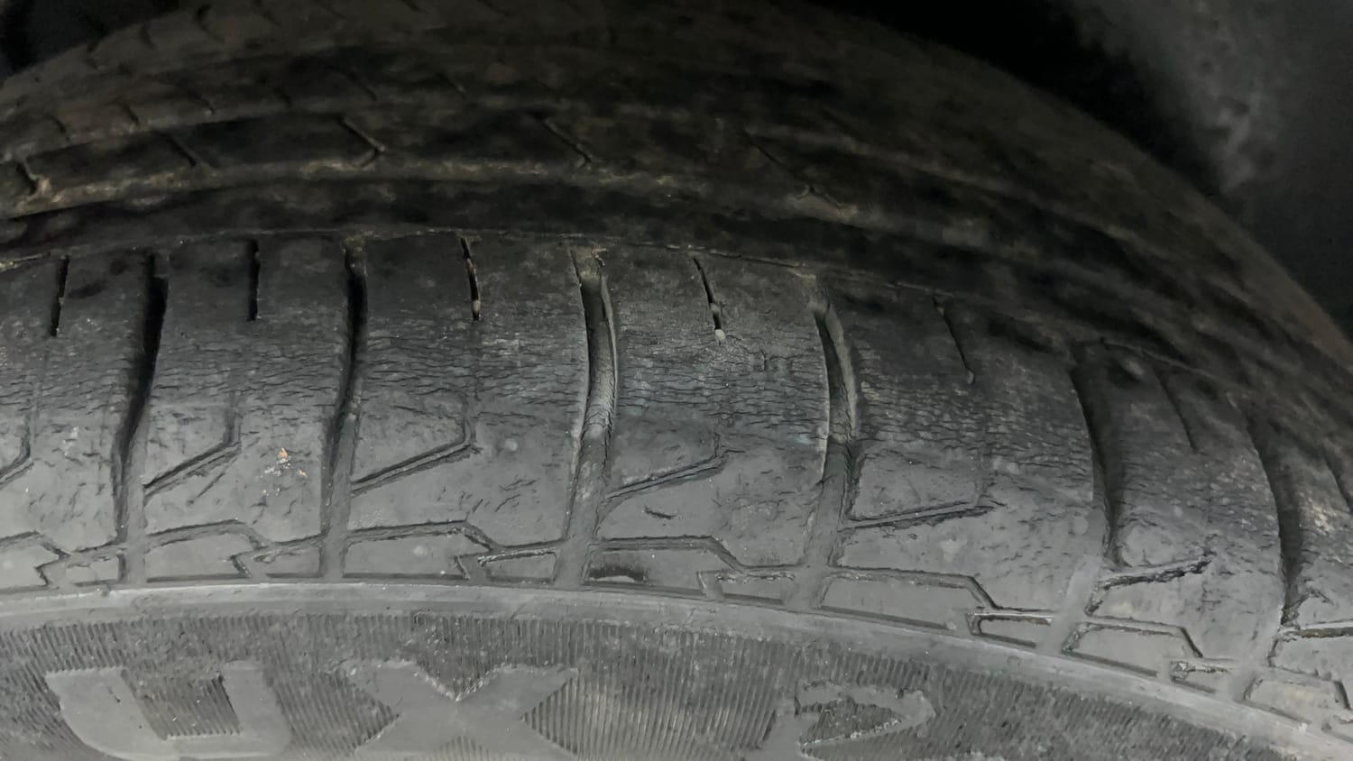 Used 2019 kia Seltos GTX Plus DCT 1.4 Petrol Automatic tyres RIGHT REAR TYRE TREAD VIEW