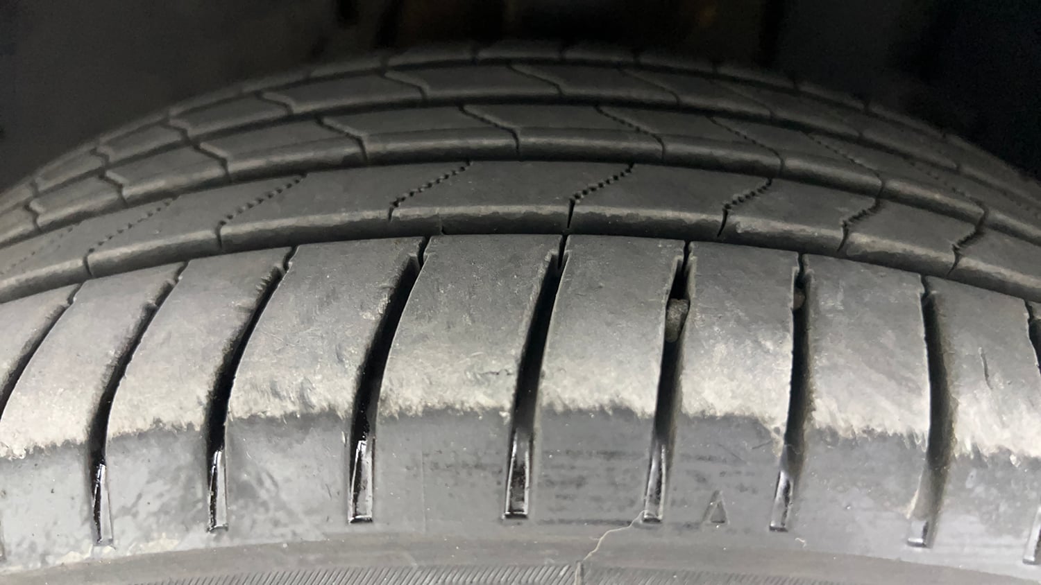 Used 2023 Tata Altroz XZ Plus (S) Diesel Diesel Manual tyres LEFT FRONT TYRE TREAD VIEW