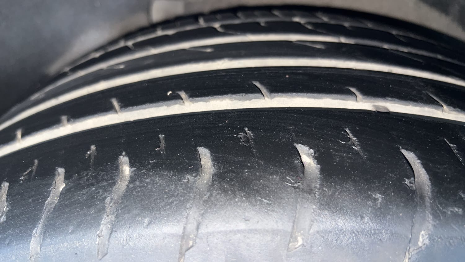 Used 2017 Mercedes-Benz E-Class E 200 Avantgarde Petrol Automatic tyres RIGHT REAR TYRE TREAD VIEW