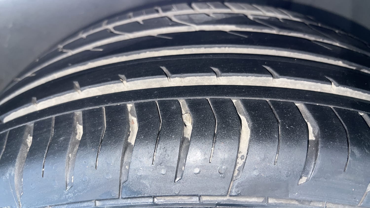 Used 2017 Mercedes-Benz E-Class E 200 Avantgarde Petrol Automatic tyres RIGHT FRONT TYRE TREAD VIEW