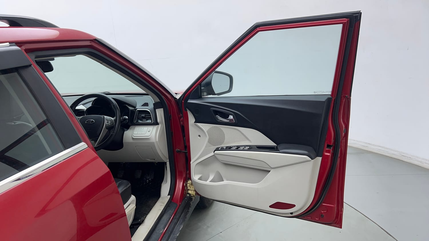 2022 Mahindra XUV 300 W8 (O) 1.5 Diesel-19
