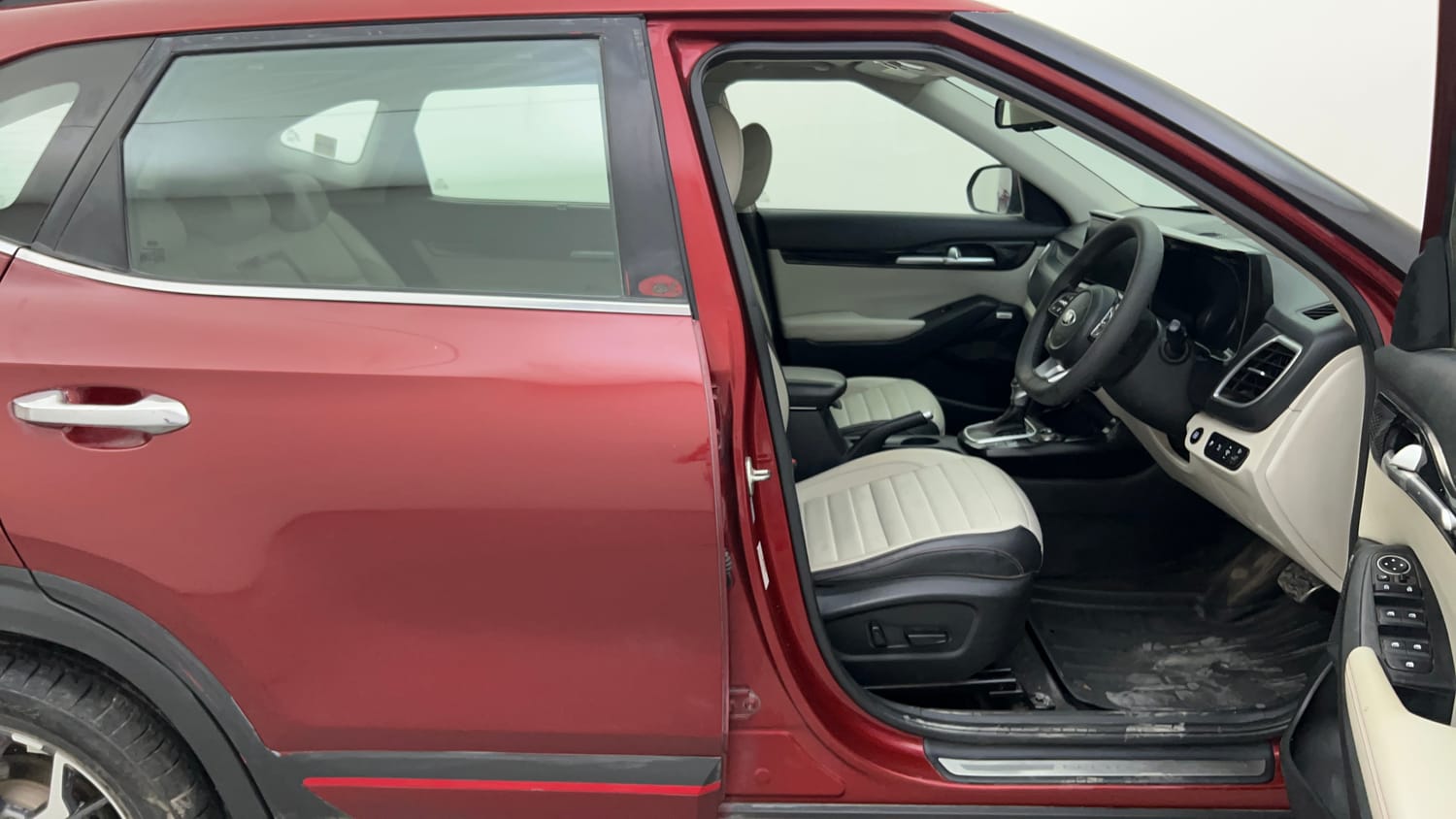 Used 2019 kia Seltos GTX Plus DCT 1.4 Petrol Automatic interior RIGHT SIDE FRONT DOOR CABIN VIEW