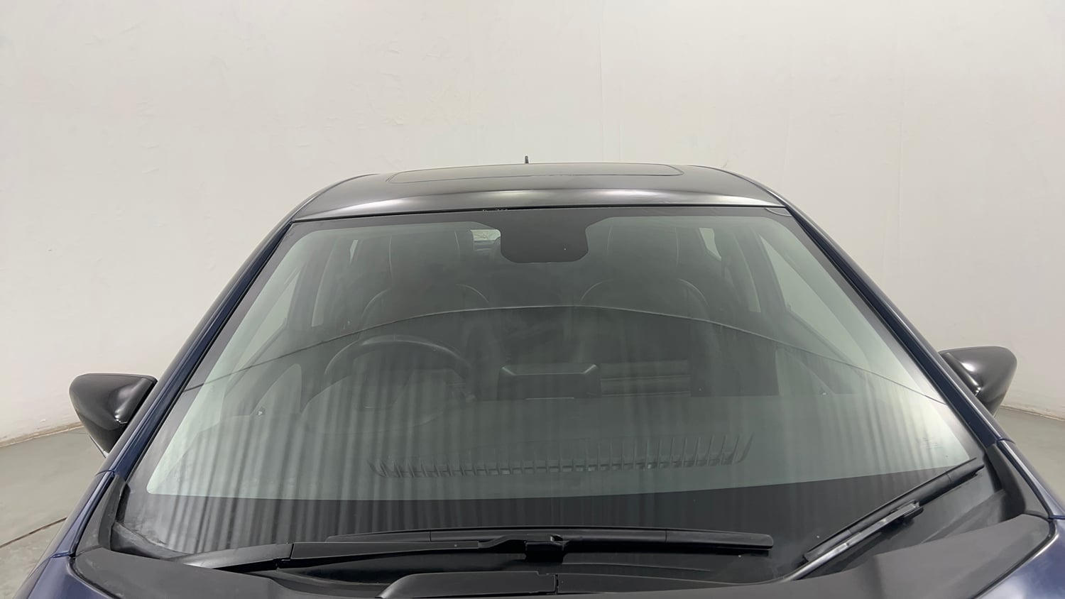 Used 2023 Tata Altroz XZ Plus (S) Diesel Diesel Manual exterior FRONT WINDSHIELD VIEW