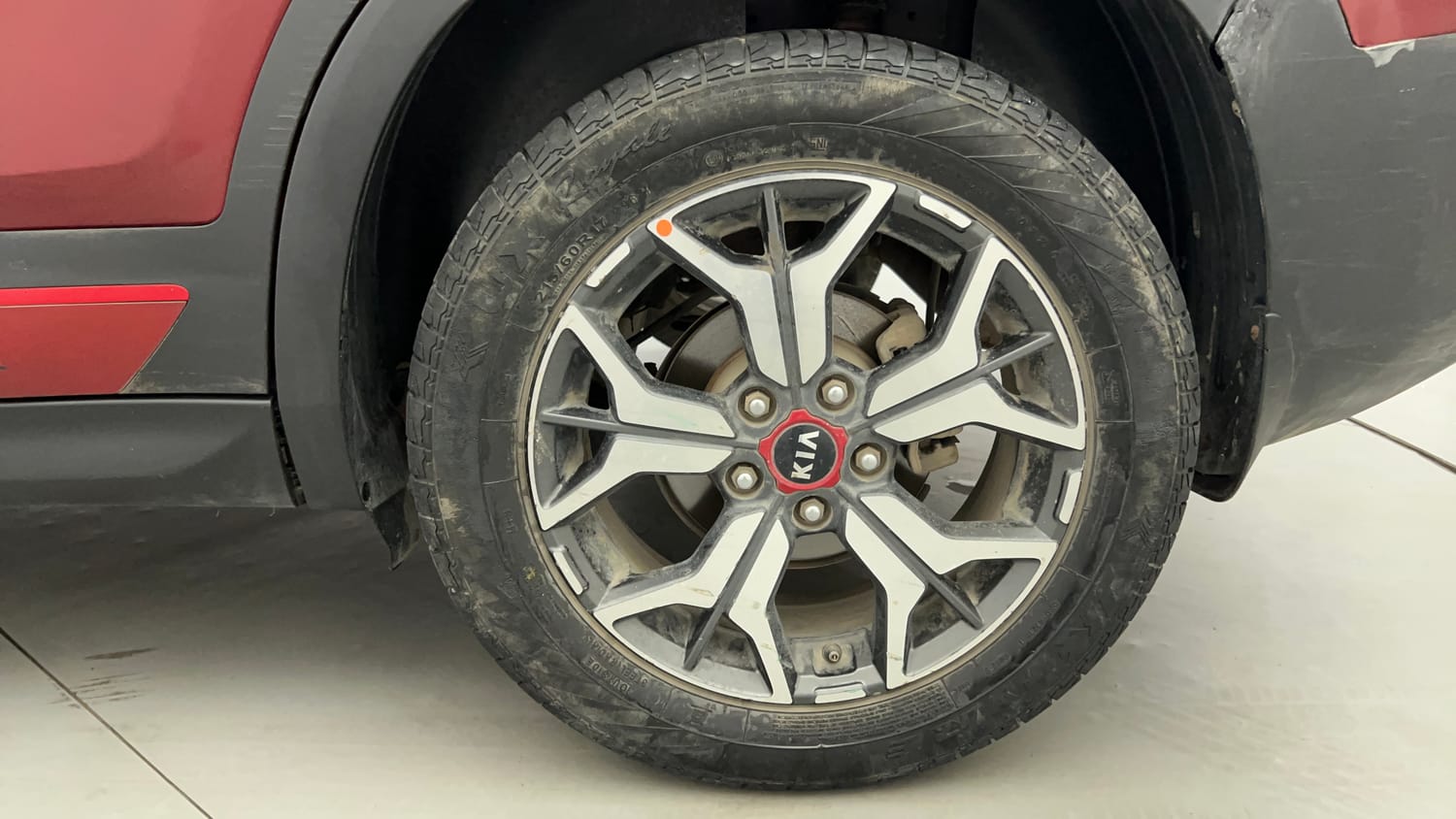 Used 2019 kia Seltos GTX Plus DCT 1.4 Petrol Automatic tyres LEFT REAR TYRE RIM VIEW