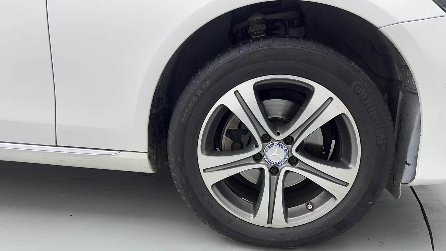 Used 2017 Mercedes-Benz E-Class E 200 Avantgarde Petrol Automatic tyres RIGHT FRONT TYRE RIM VIEW