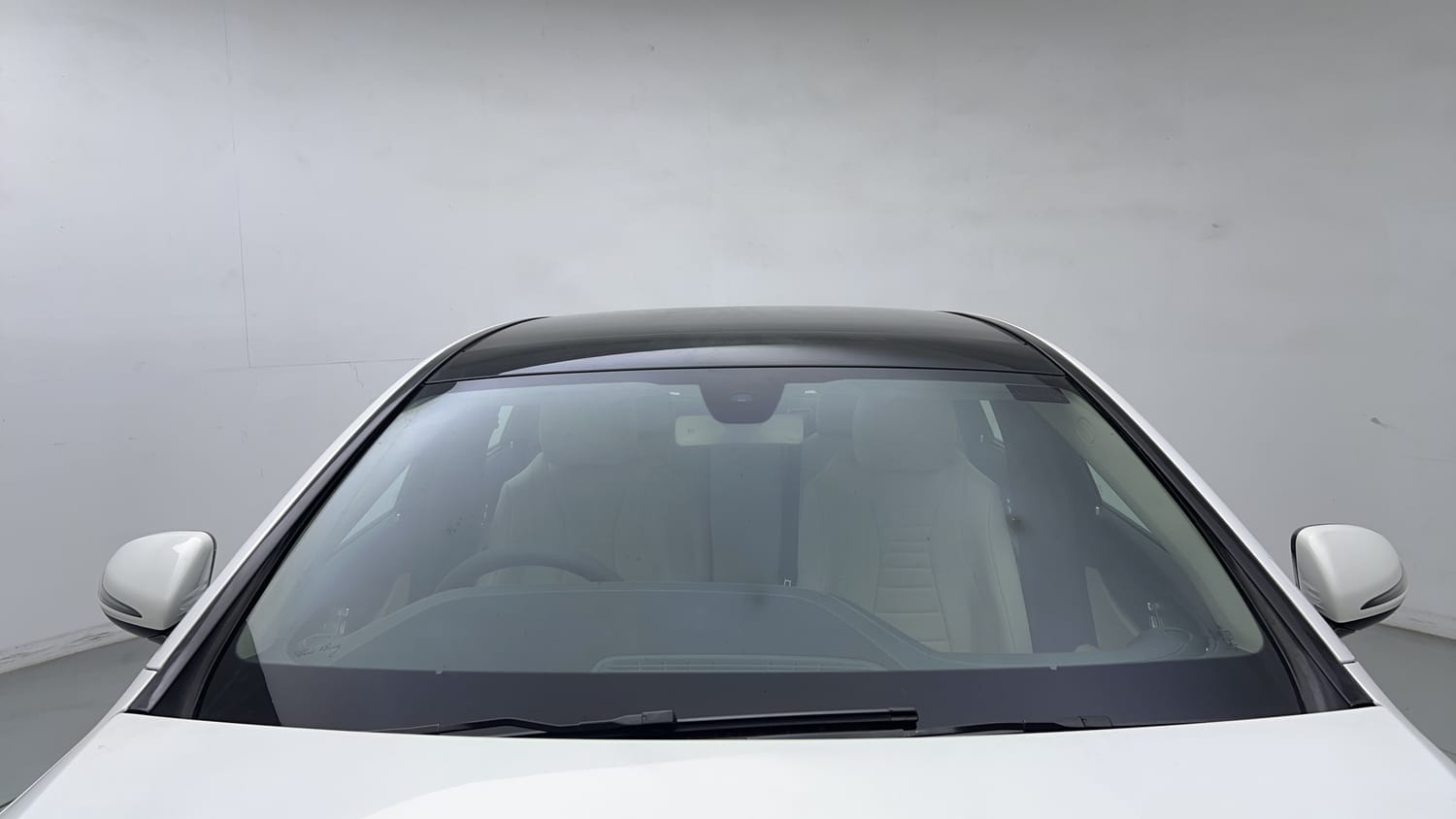 Used 2017 Mercedes-Benz E-Class E 200 Avantgarde Petrol Automatic exterior FRONT WINDSHIELD VIEW