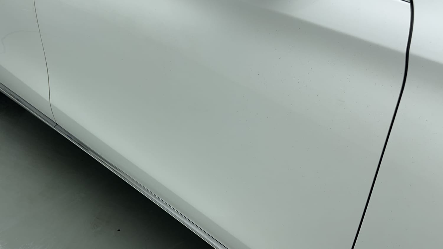 Used 2017 Mercedes-Benz E-Class E 200 Avantgarde Petrol Automatic dents MINOR DENT