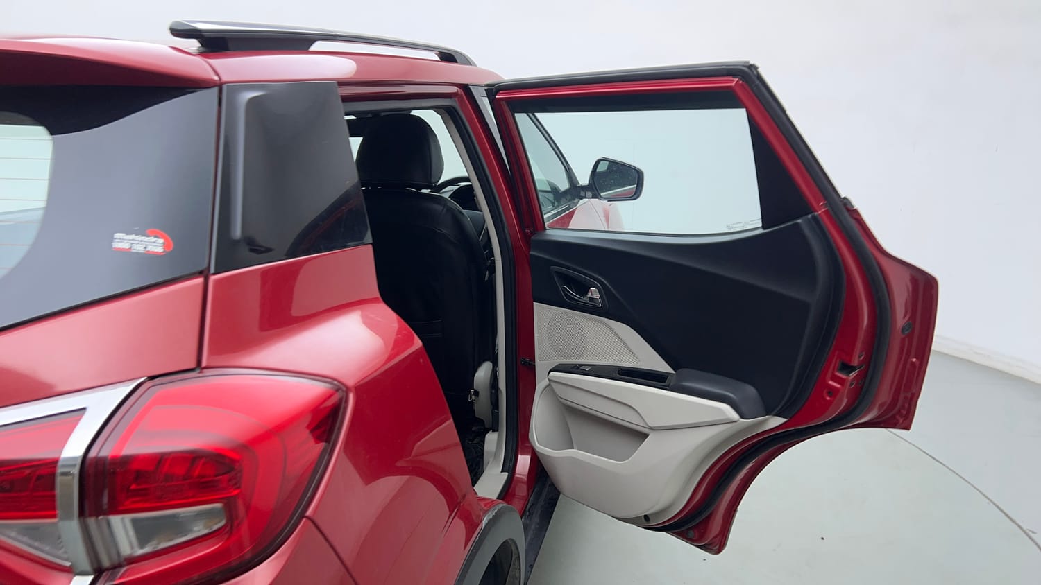 2022 Mahindra XUV 300 W8 (O) 1.5 Diesel-20