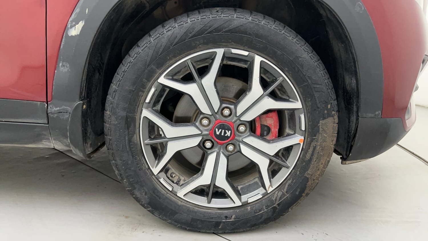 Used 2019 kia Seltos GTX Plus DCT 1.4 Petrol Automatic tyres RIGHT FRONT TYRE RIM VIEW