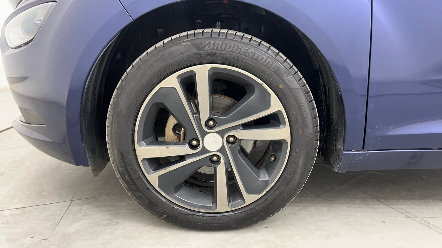 Used 2023 Tata Altroz XZ Plus (S) Diesel Diesel Manual tyres LEFT FRONT TYRE RIM VIEW