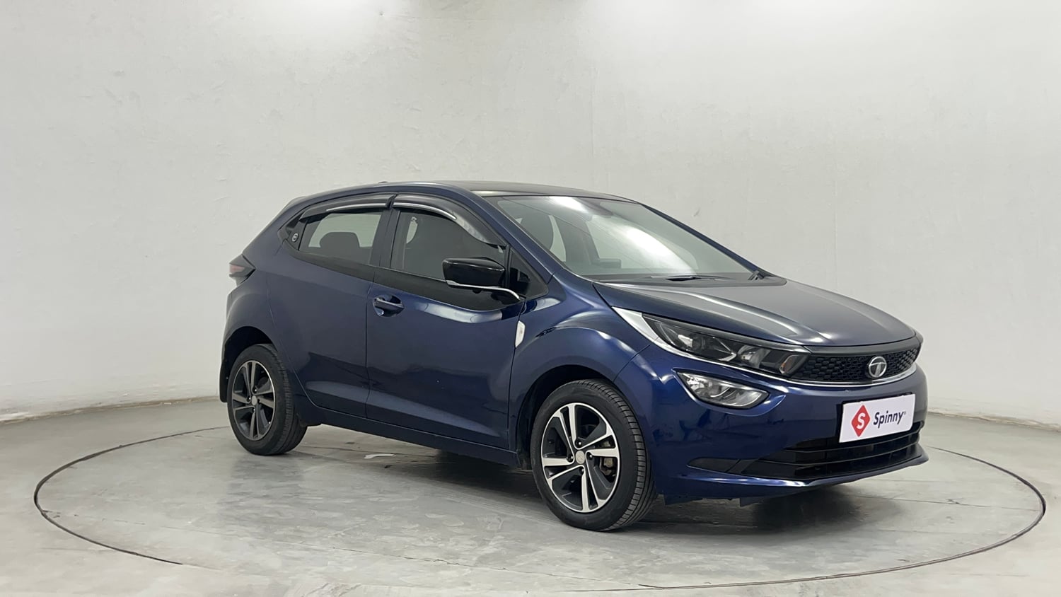 Used 2023 Tata Altroz XZ Plus (S) Diesel Diesel Manual exterior RIGHT FRONT CORNER VIEW
