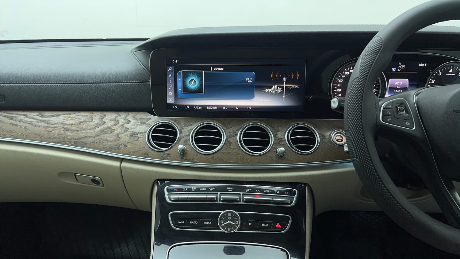 Used 2017 Mercedes-Benz E-Class E 200 Avantgarde Petrol Automatic top_features Integrated (in-dash) music system