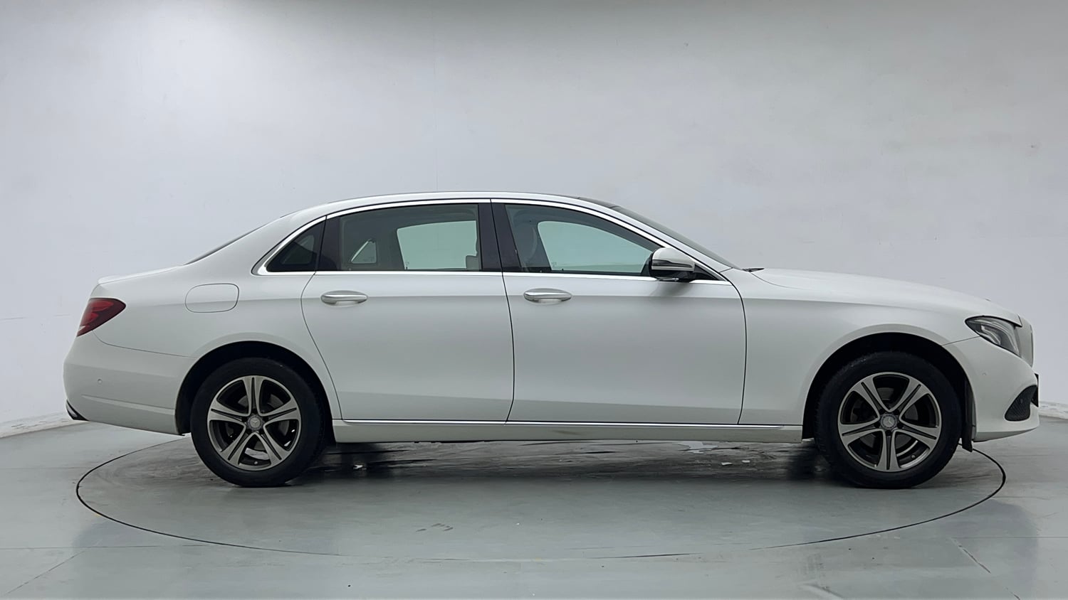 Used 2017 Mercedes-Benz E-Class E 200 Avantgarde Petrol Automatic exterior RIGHT SIDE VIEW