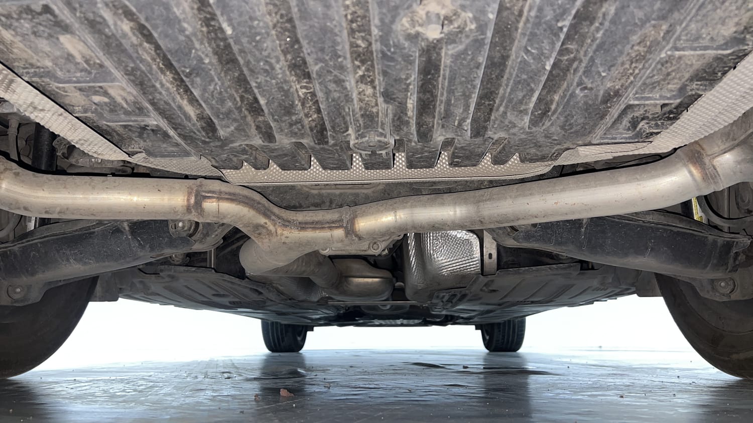 Used 2017 Mercedes-Benz E-Class E 200 Avantgarde Petrol Automatic extra REAR UNDERBODY VIEW (TAKEN FROM REAR)