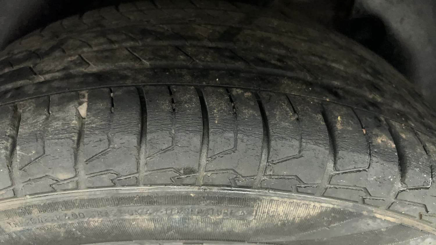 Used 2019 kia Seltos GTX Plus DCT 1.4 Petrol Automatic tyres LEFT REAR TYRE TREAD VIEW