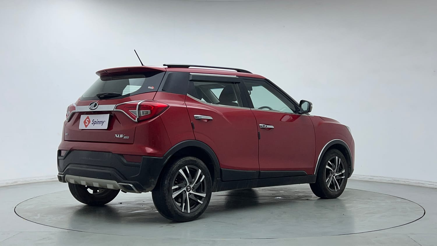 2022 Mahindra XUV 300 W8 (O) 1.5 Diesel-4